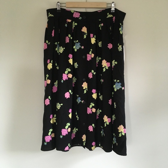 Modcloth A Darling Disruption Pleated Swing Skirt Sz 16W Black Multi Floral NWT - Picture 1 of 15